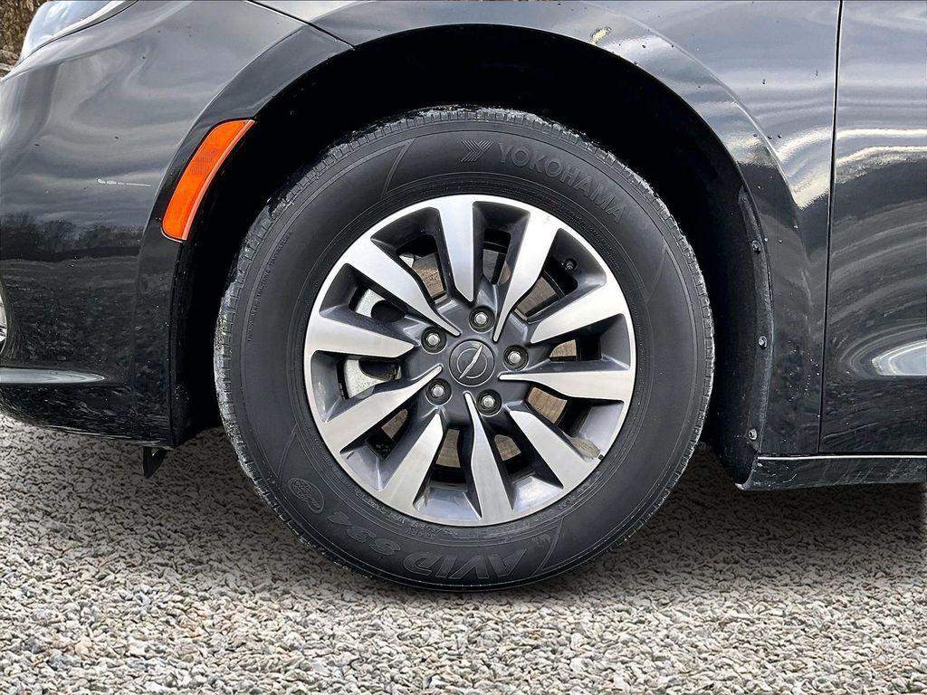 used 2023 Chrysler Pacifica Hybrid car, priced at $20,995
