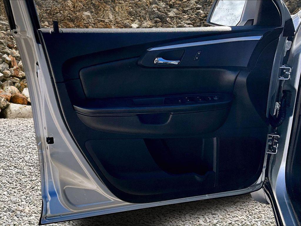 used 2012 Chevrolet Traverse car, priced at $7,995