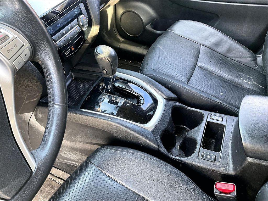 used 2015 Nissan Rogue car, priced at $5,995