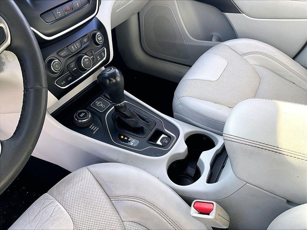 used 2021 Jeep Cherokee car, priced at $14,995