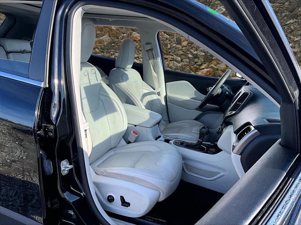 used 2021 Jeep Cherokee car, priced at $14,995