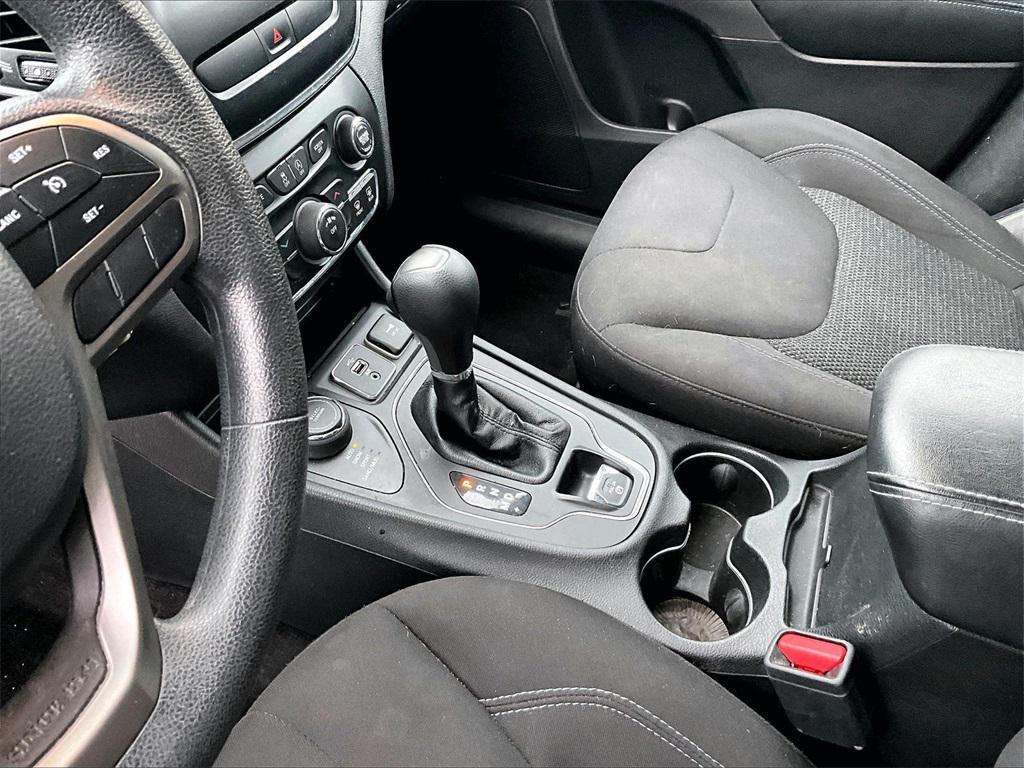 used 2019 Jeep Cherokee car, priced at $13,995