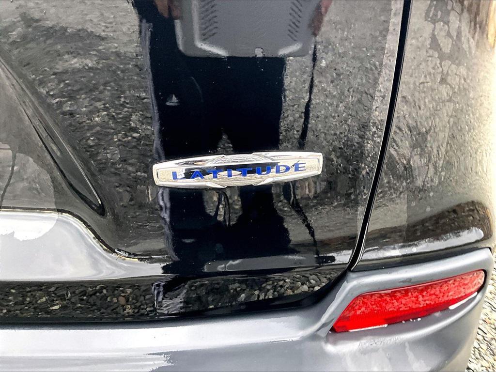 used 2019 Jeep Cherokee car, priced at $13,995