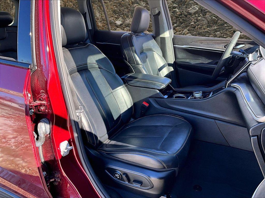 used 2023 Jeep Grand Cherokee car, priced at $27,995