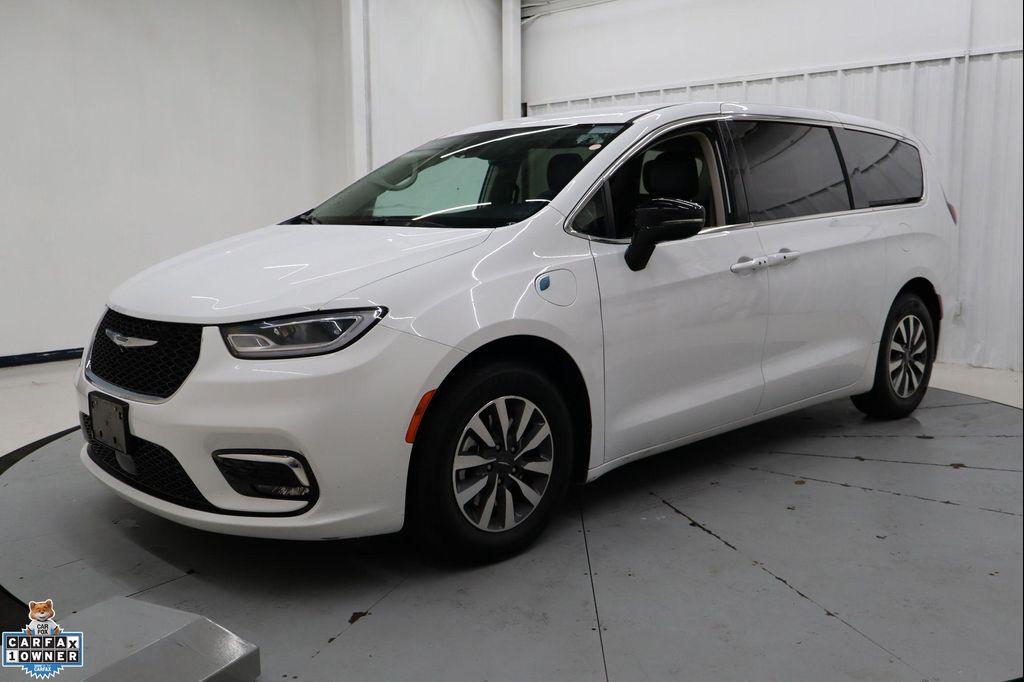 used 2024 Chrysler Pacifica Hybrid car, priced at $27,426