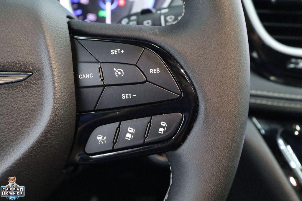 used 2025 Chrysler Pacifica car, priced at $34,495