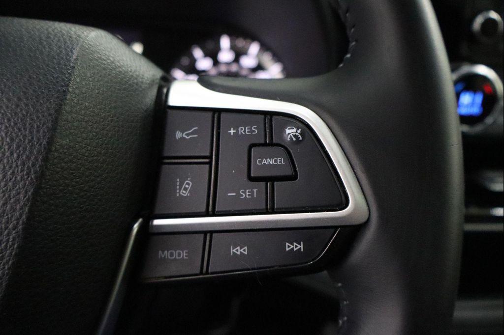 used 2022 Toyota Highlander car, priced at $24,495