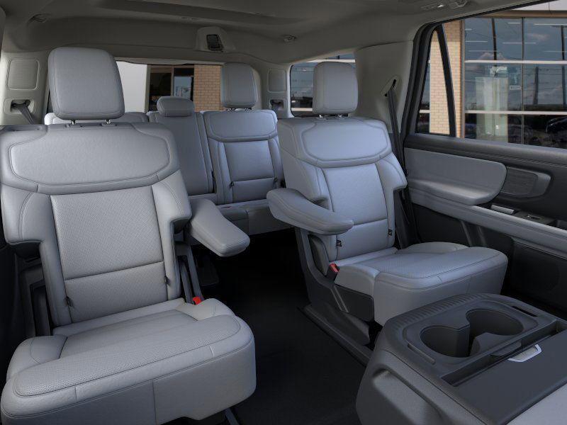 new 2025 Ford Expedition car, priced at $78,650