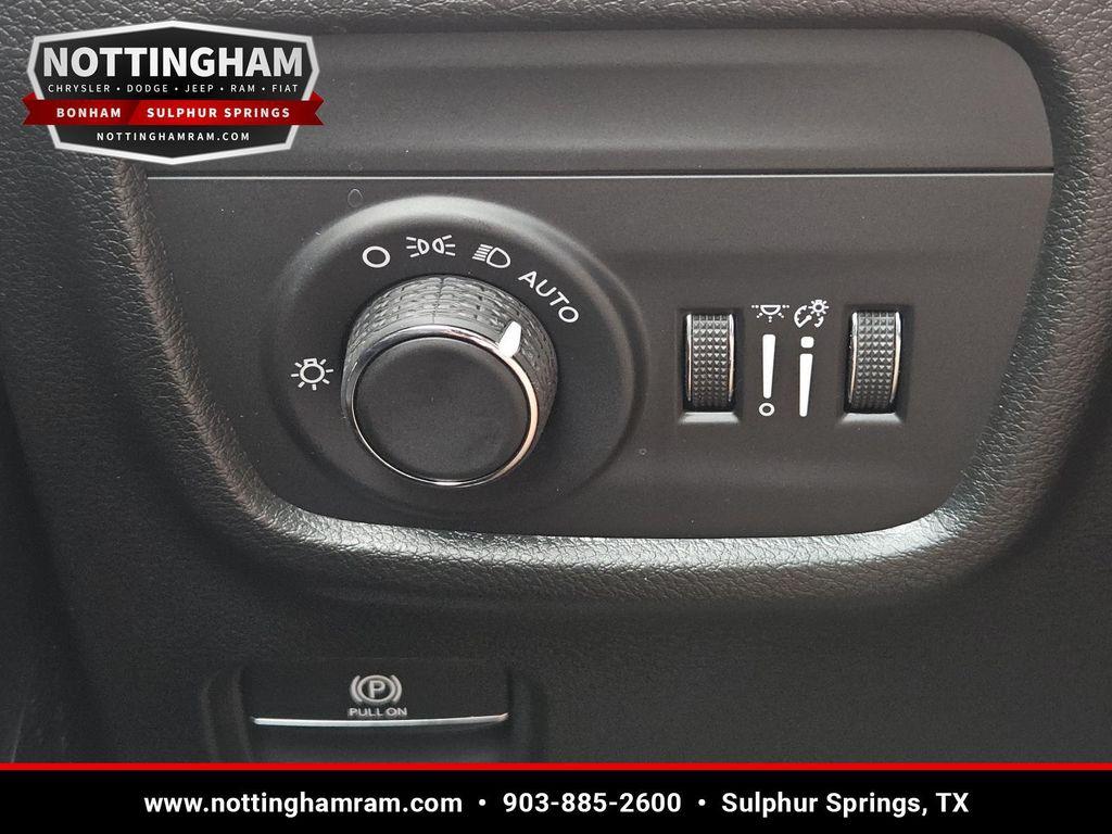 new 2026 Jeep Grand Cherokee car, priced at $40,399
