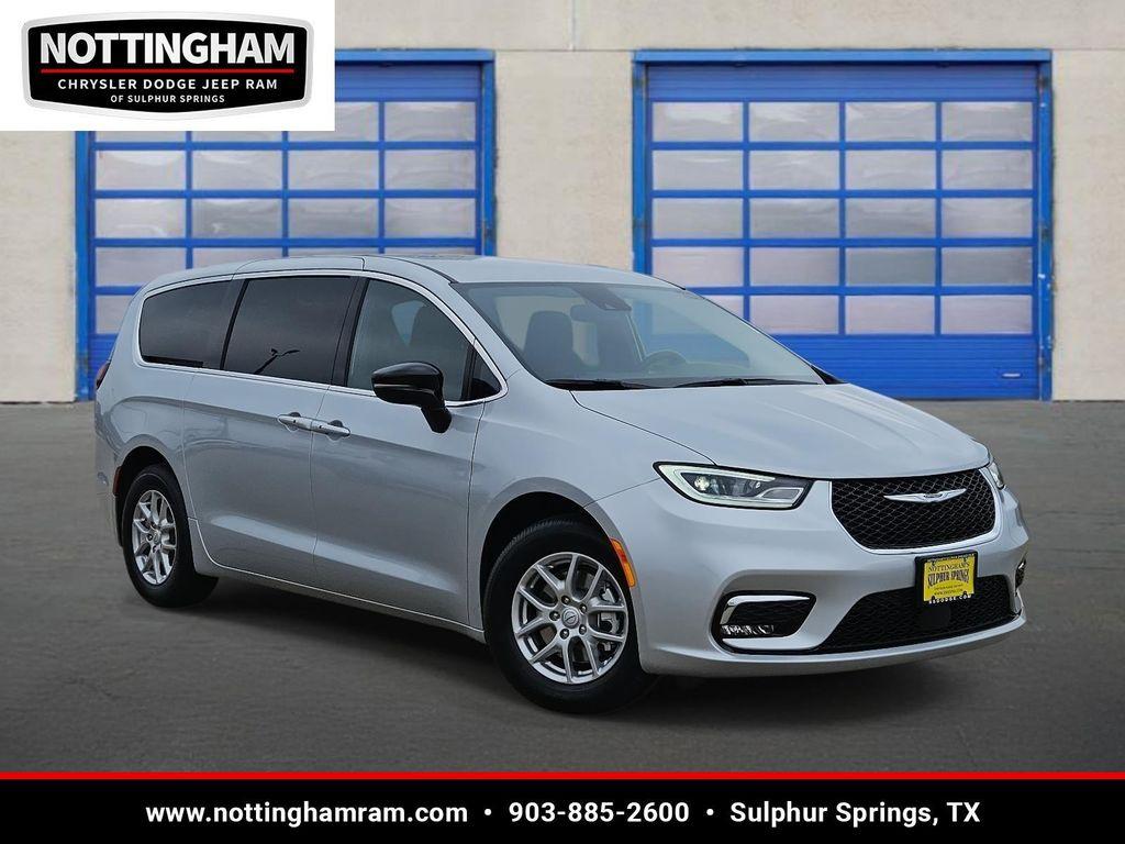new 2026 Chrysler Pacifica car, priced at $41,641