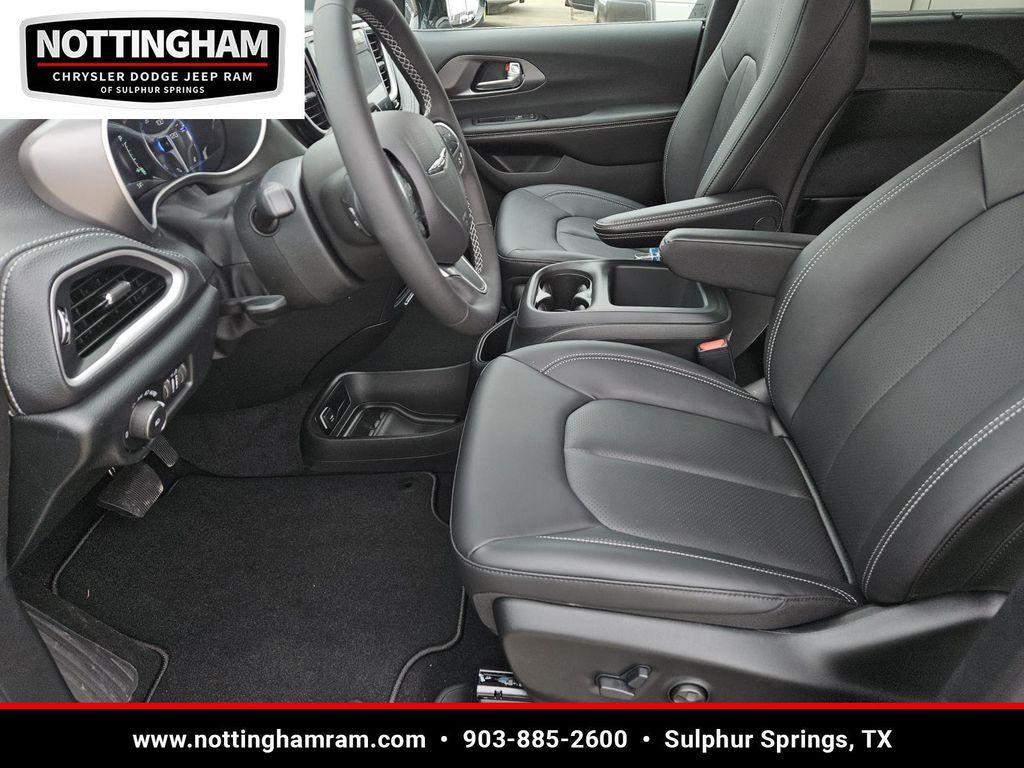 new 2026 Chrysler Pacifica car, priced at $41,641