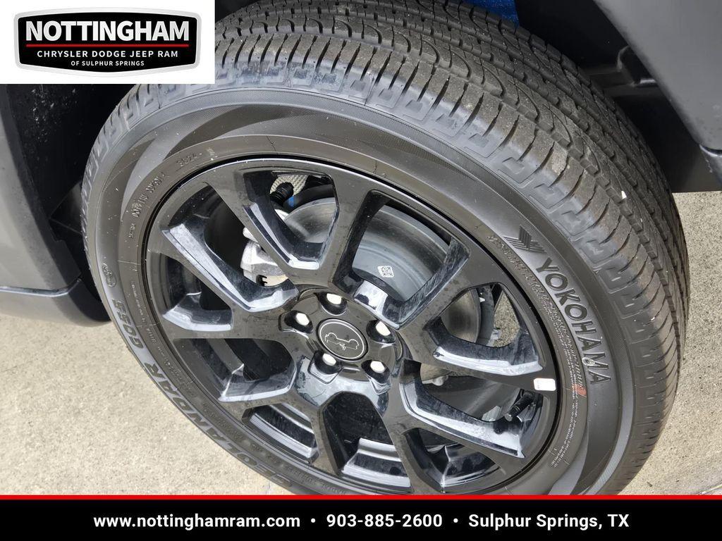 new 2025 Jeep Compass car, priced at $28,584