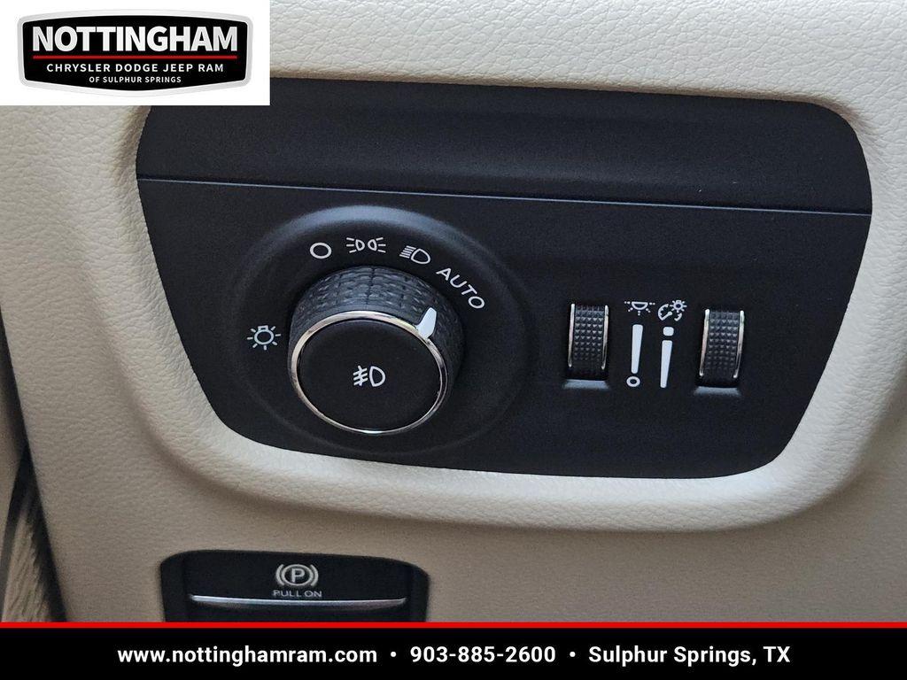 new 2026 Jeep Grand Cherokee car, priced at $46,889