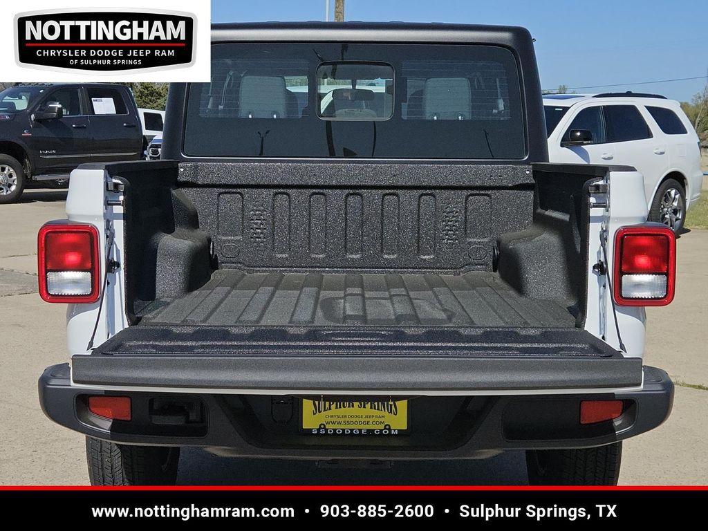 new 2026 Jeep Gladiator car, priced at $41,889