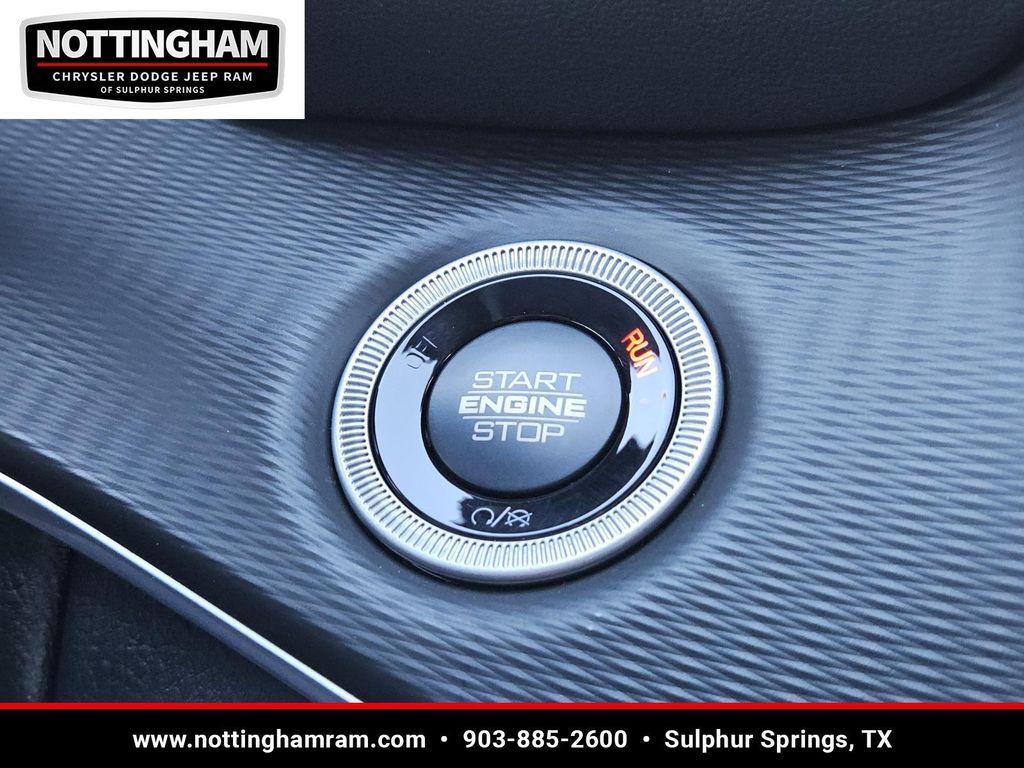 new 2025 Jeep Grand Cherokee car, priced at $41,377