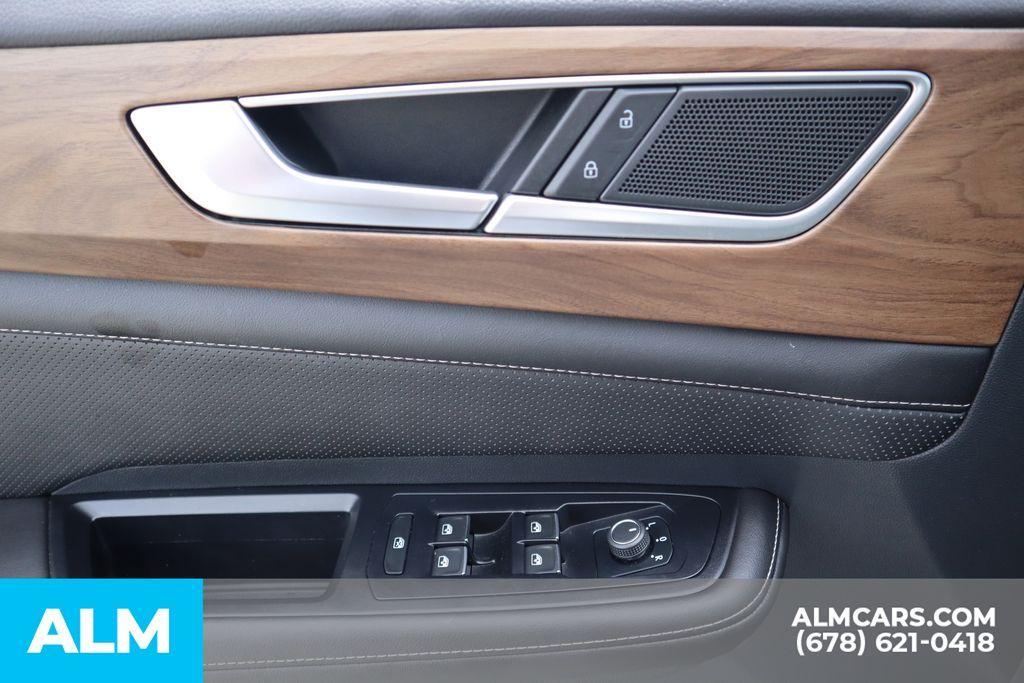 used 2025 Volkswagen Atlas car, priced at $29,920