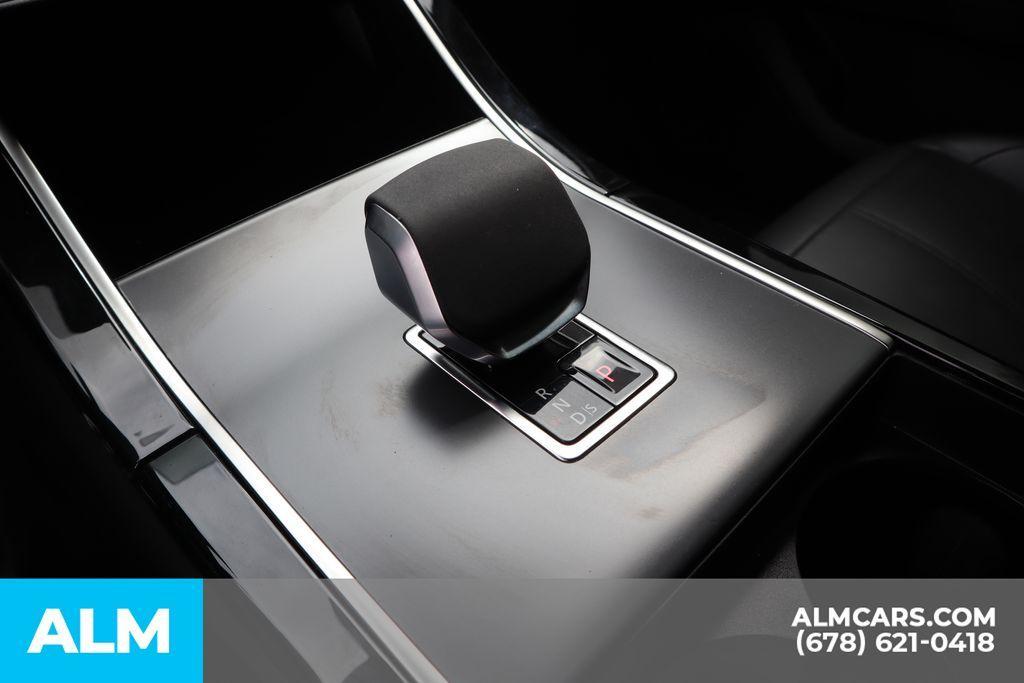 Land Rover Range Rover Velar view 28