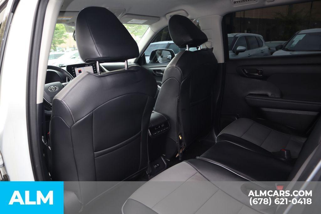 used 2020 Toyota Highlander car, priced at $22,420