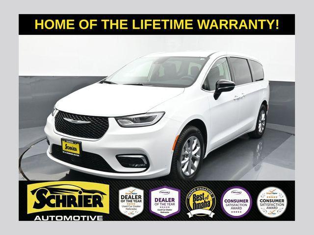 used 2024 Chrysler Pacifica car, priced at $38,293