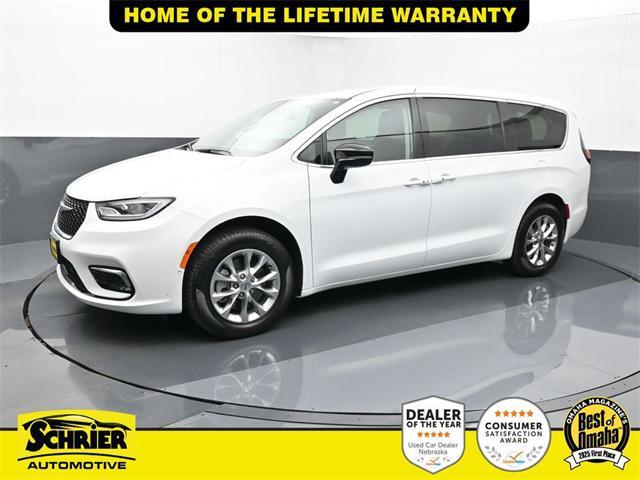 used 2024 Chrysler Pacifica car, priced at $40,398