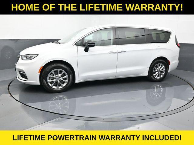 used 2024 Chrysler Pacifica car, priced at $38,293