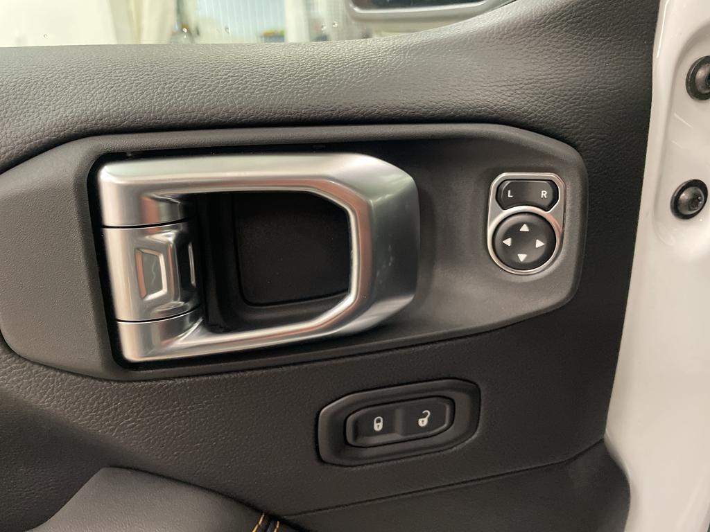 new 2025 Jeep Gladiator car, priced at $44,942