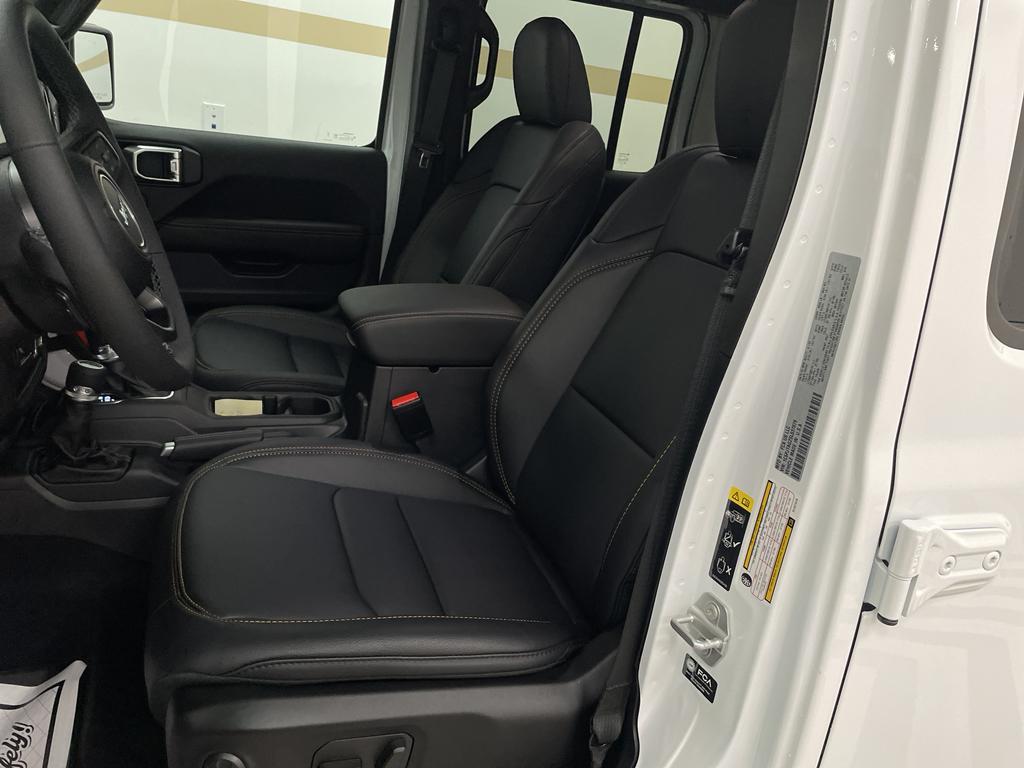 new 2025 Jeep Gladiator car, priced at $44,942