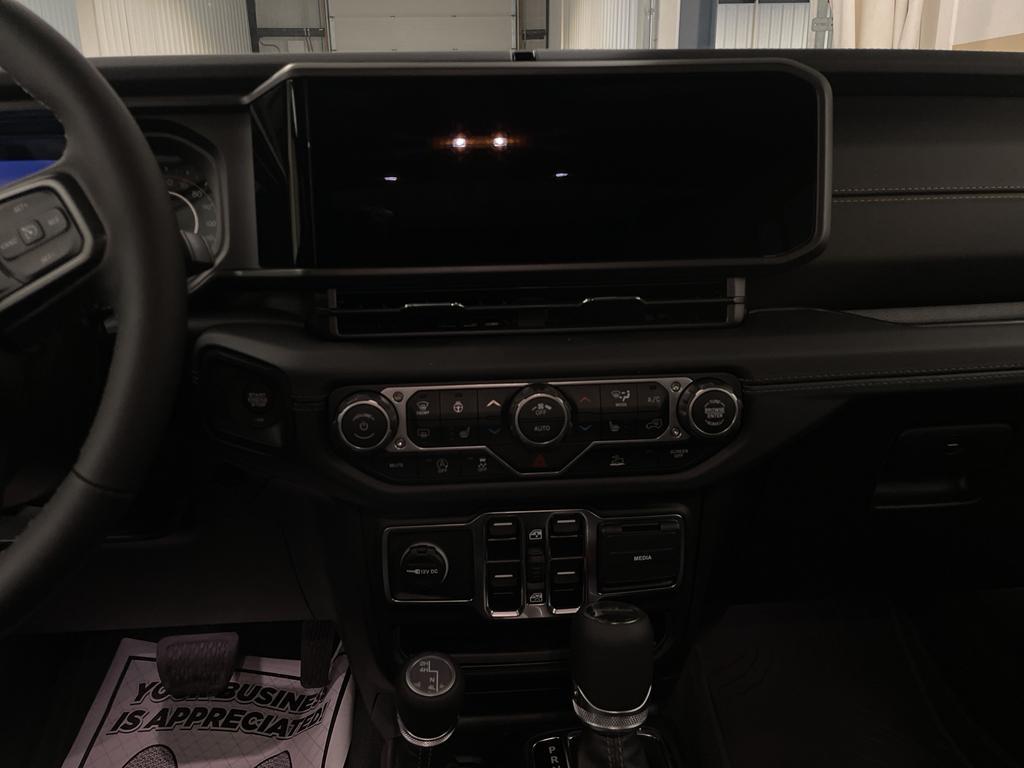 new 2025 Jeep Gladiator car, priced at $44,942