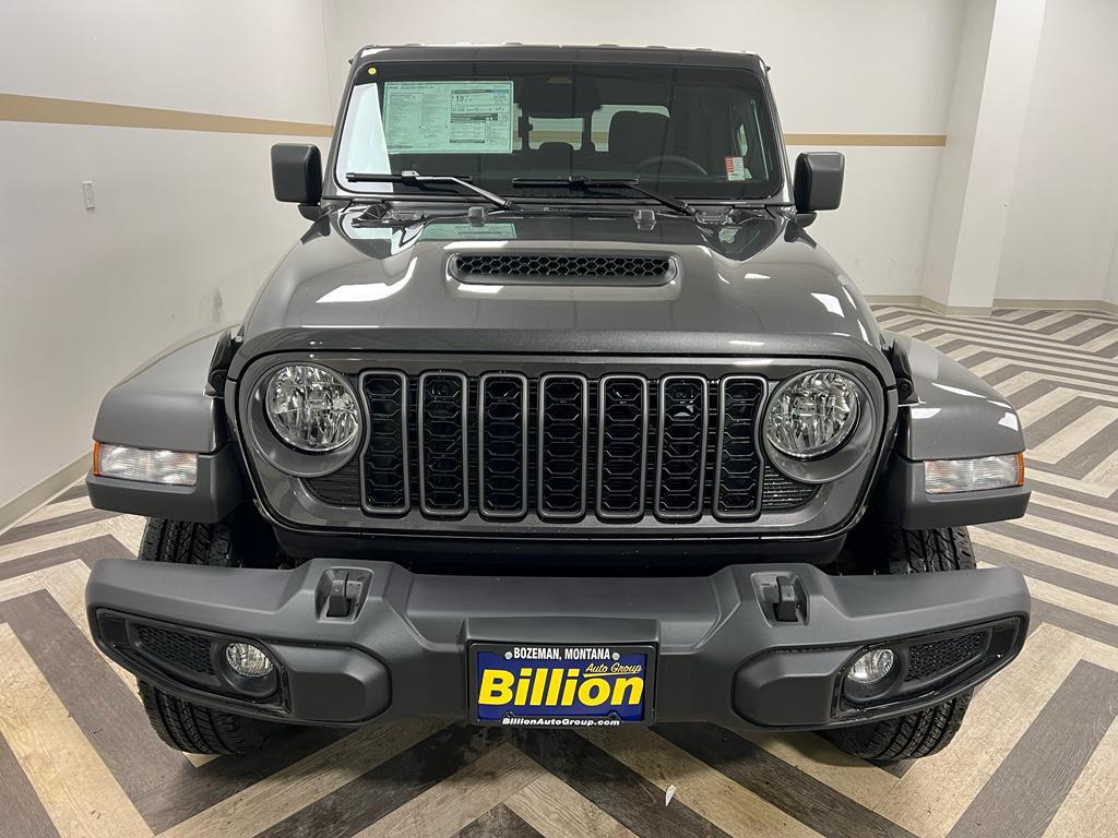 new 2026 Jeep Gladiator car, priced at $46,378