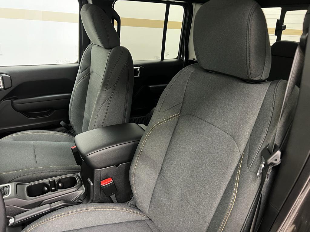 new 2026 Jeep Gladiator car, priced at $46,378