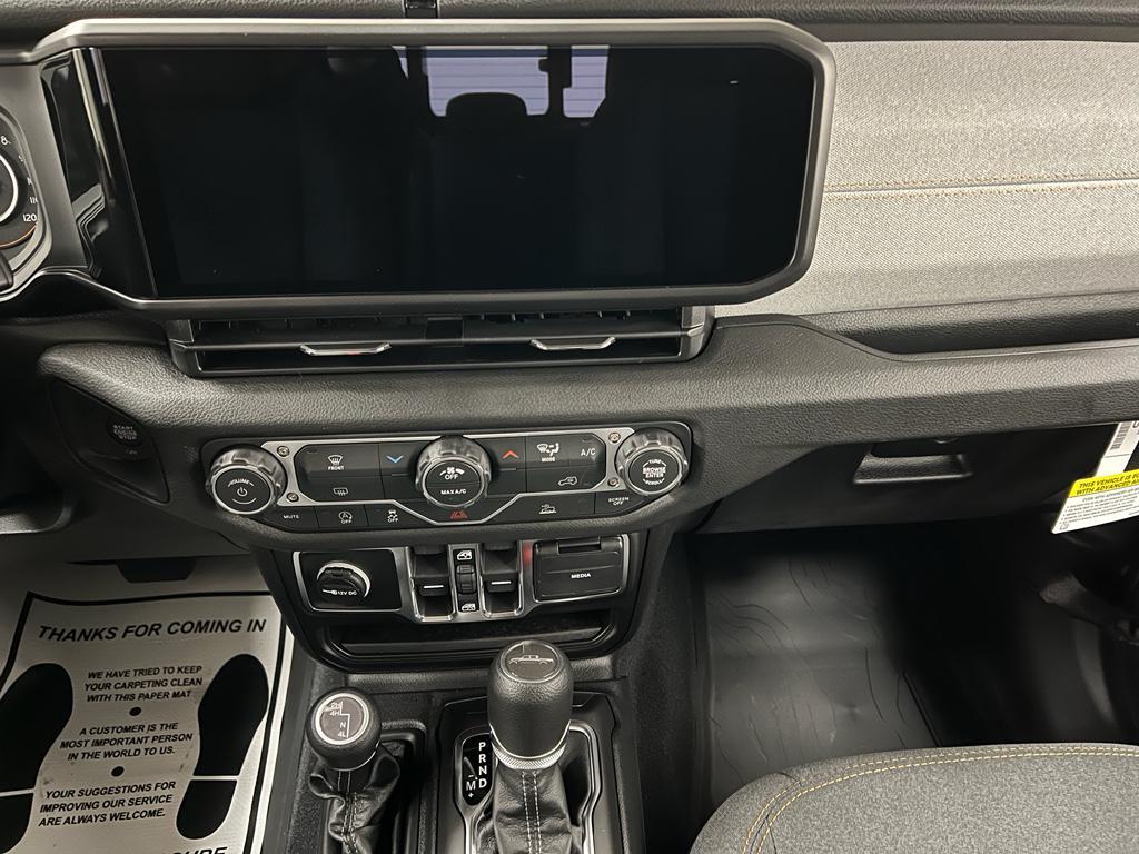 new 2026 Jeep Gladiator car, priced at $46,378