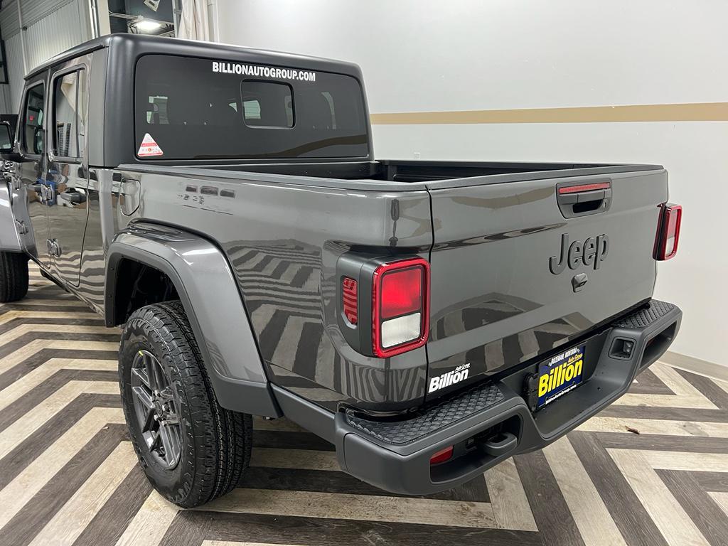 new 2026 Jeep Gladiator car, priced at $46,378