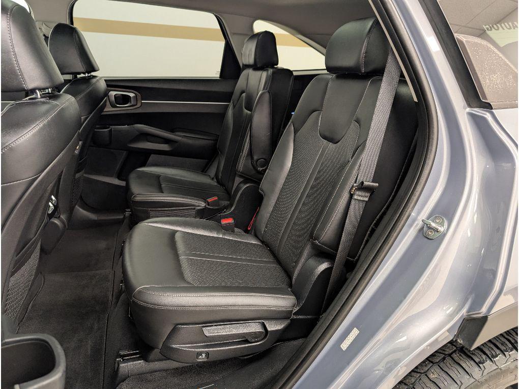 used 2022 Kia Sorento car, priced at $25,999