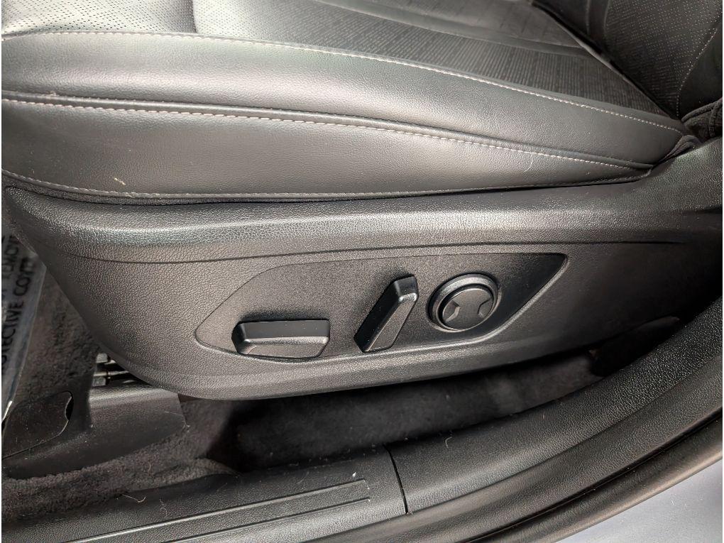 used 2022 Kia Sorento car, priced at $25,999