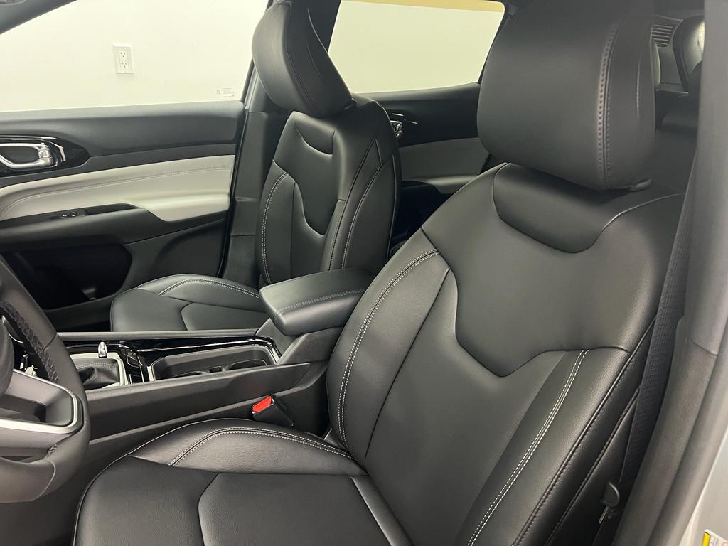 new 2026 Jeep Compass car, priced at $33,648