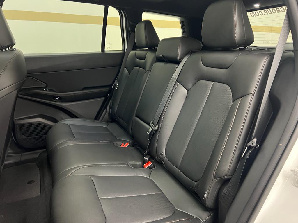 new 2026 Jeep Cherokee car, priced at $42,254