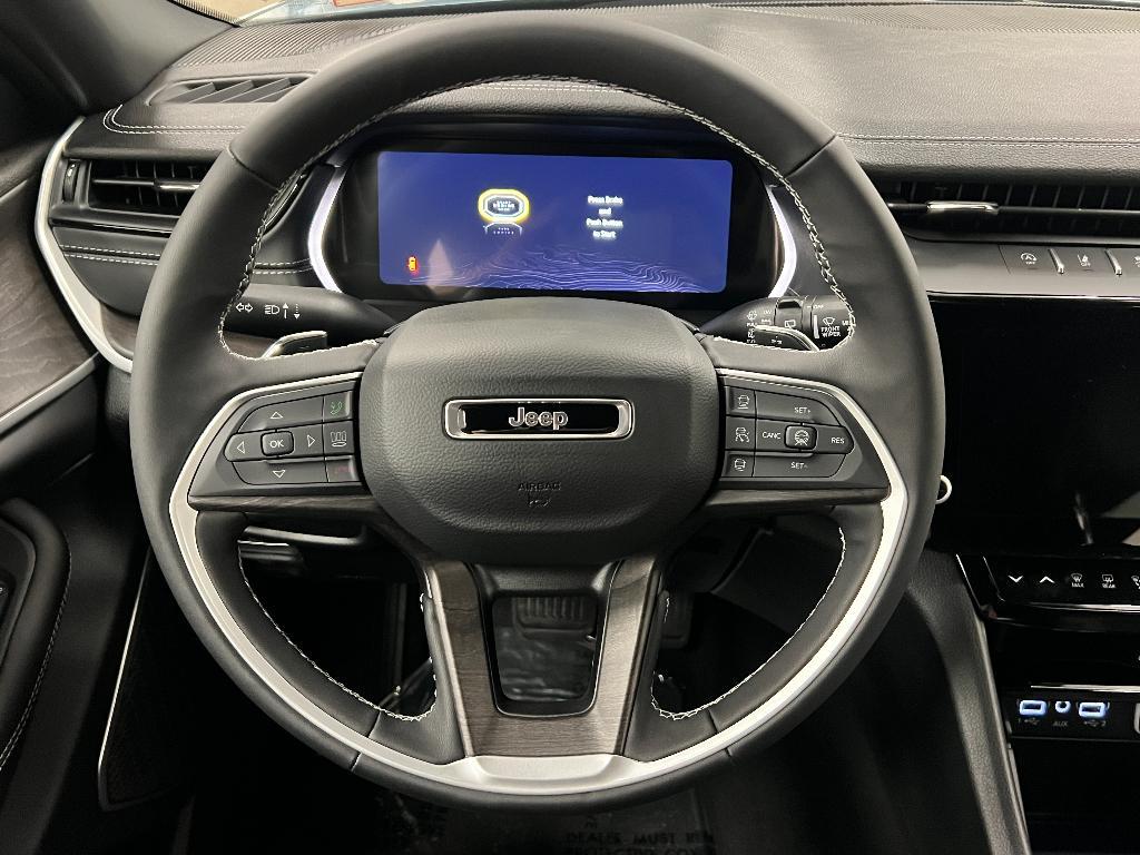 new 2026 Jeep Grand Cherokee car, priced at $44,924