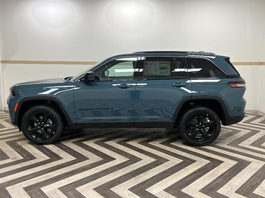 new 2026 Jeep Grand Cherokee car, priced at $44,924