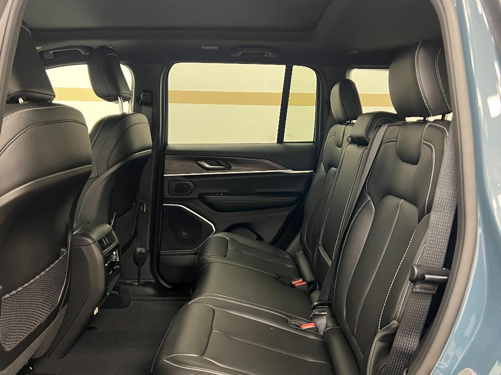new 2026 Jeep Grand Cherokee car, priced at $44,924