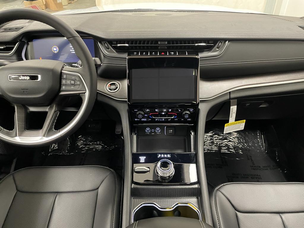 new 2025 Jeep Grand Cherokee car, priced at $49,202