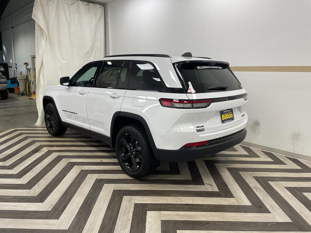 new 2025 Jeep Grand Cherokee car, priced at $49,202