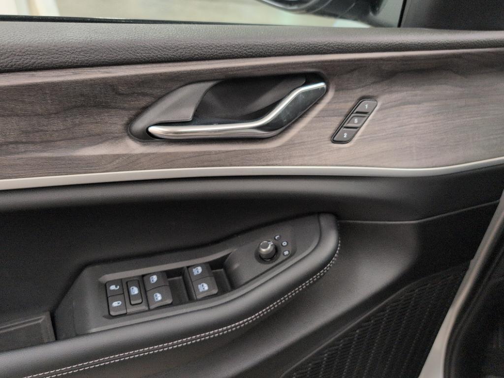 new 2025 Jeep Grand Cherokee L car, priced at $52,085