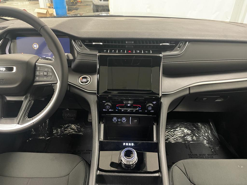 new 2025 Jeep Grand Cherokee L car, priced at $38,796