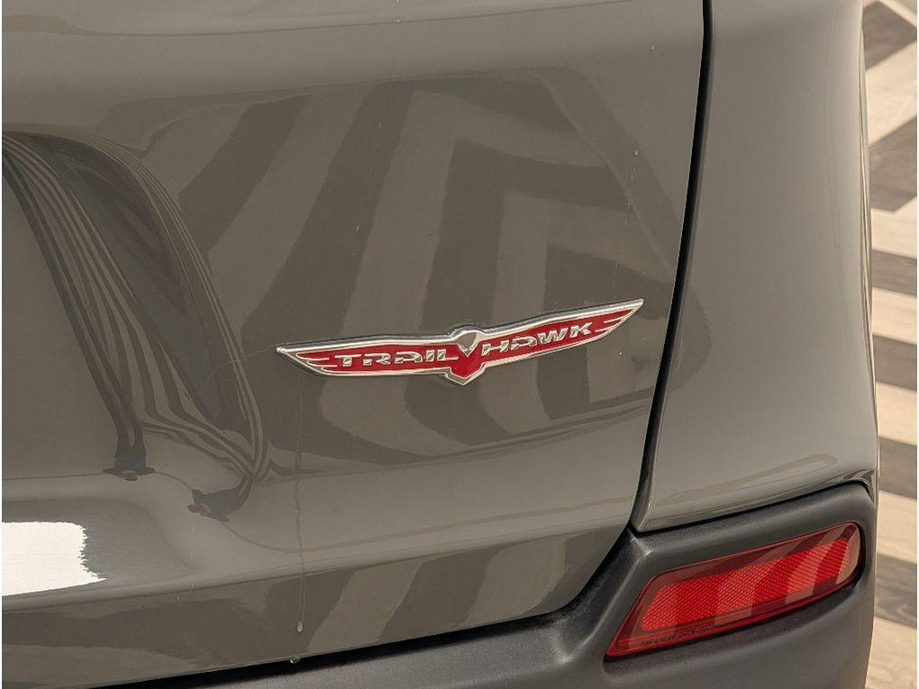 used 2022 Jeep Cherokee car, priced at $25,999