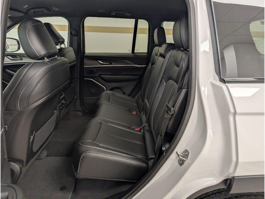 new 2026 Jeep Grand Cherokee car, priced at $45,999