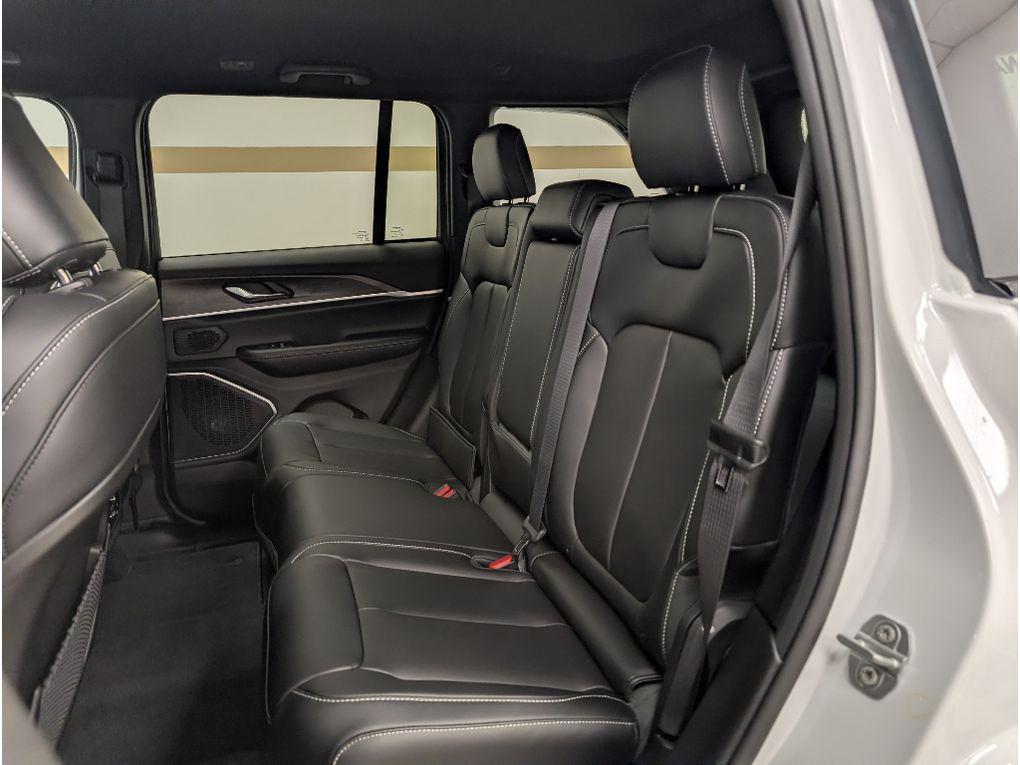 new 2026 Jeep Grand Cherokee car, priced at $45,999