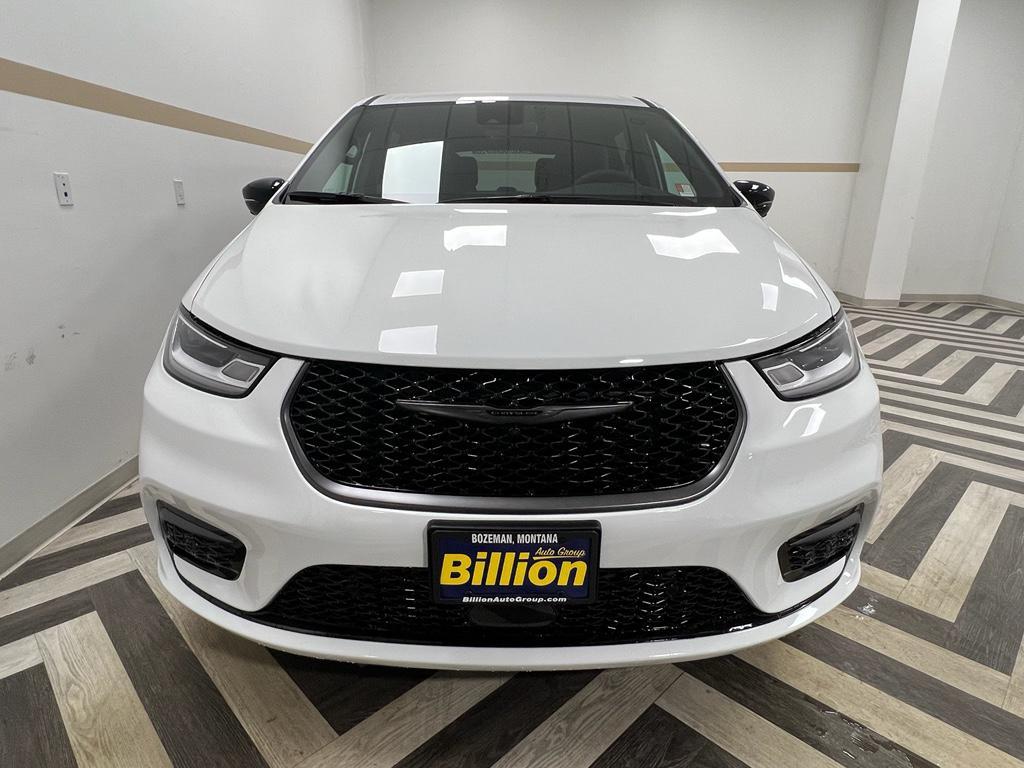 new 2026 Chrysler Pacifica car, priced at $45,893