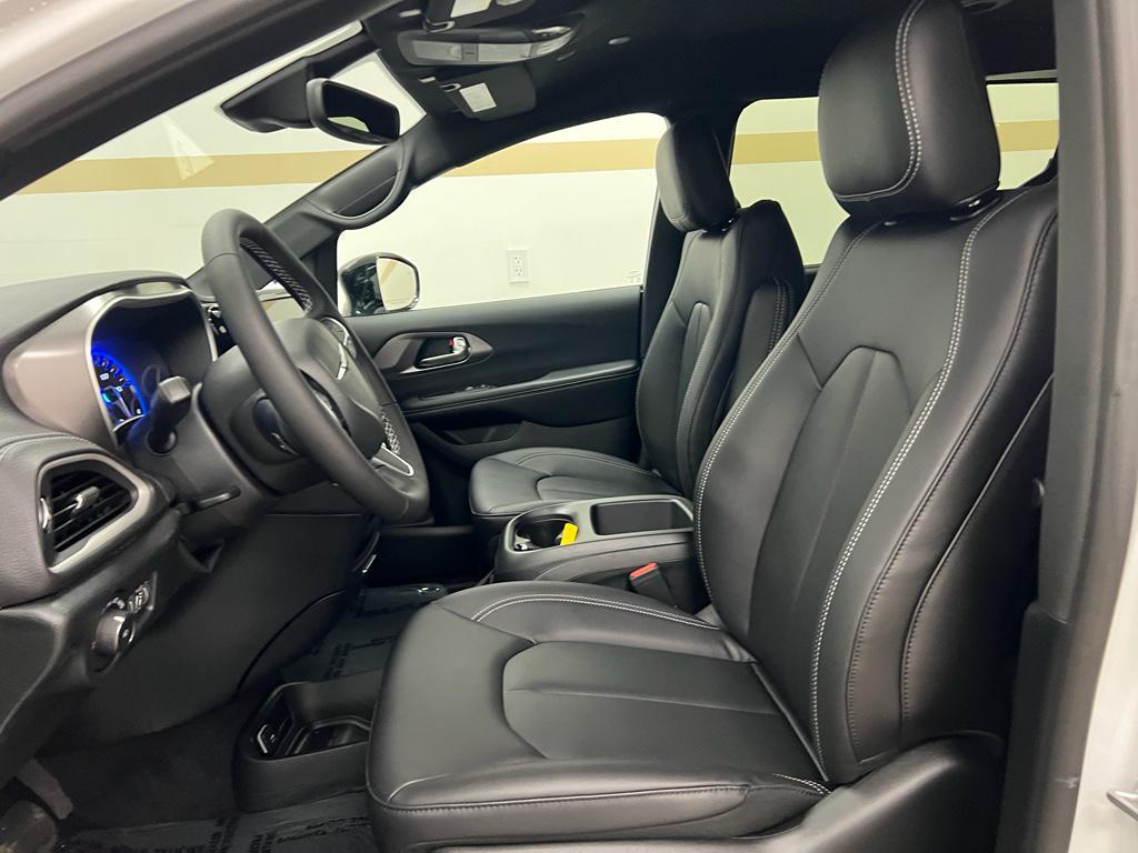 new 2026 Chrysler Pacifica car, priced at $45,893