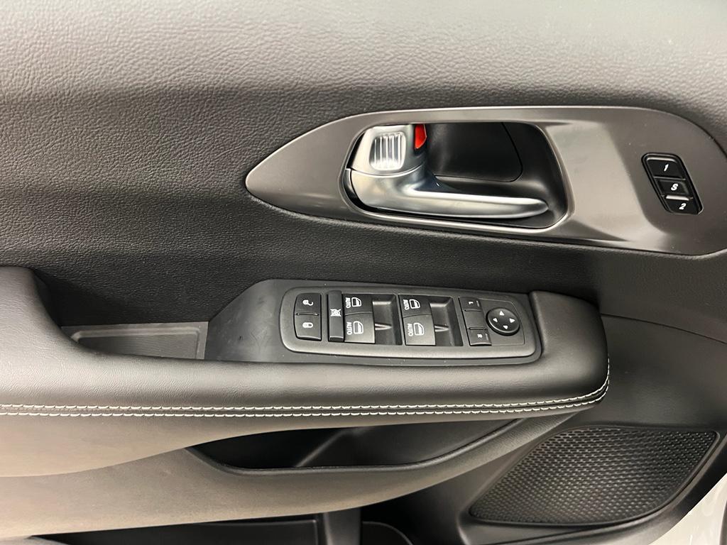 new 2026 Chrysler Pacifica car, priced at $45,893