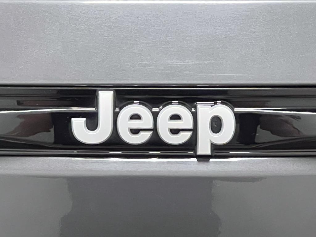 used 2024 Jeep Grand Cherokee car, priced at $39,999